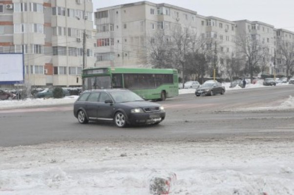 Autobuz RATC, implicat într-un accident rutier